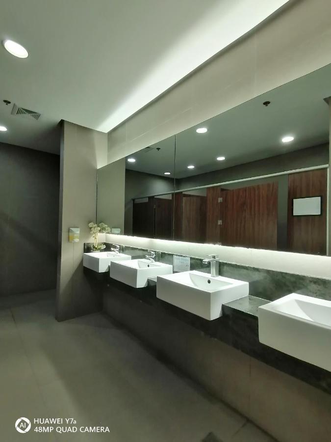 The Beacon Makati Staycation Suites Manila Exterior foto